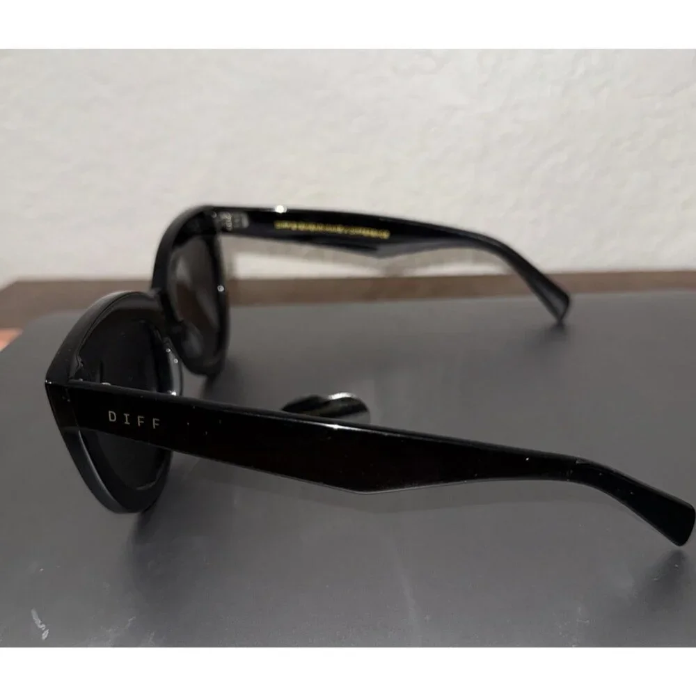 DIFF Alisa BK-GR233P Black Cat-Eye Sunglasses EX Trendy Round Lens Glasses